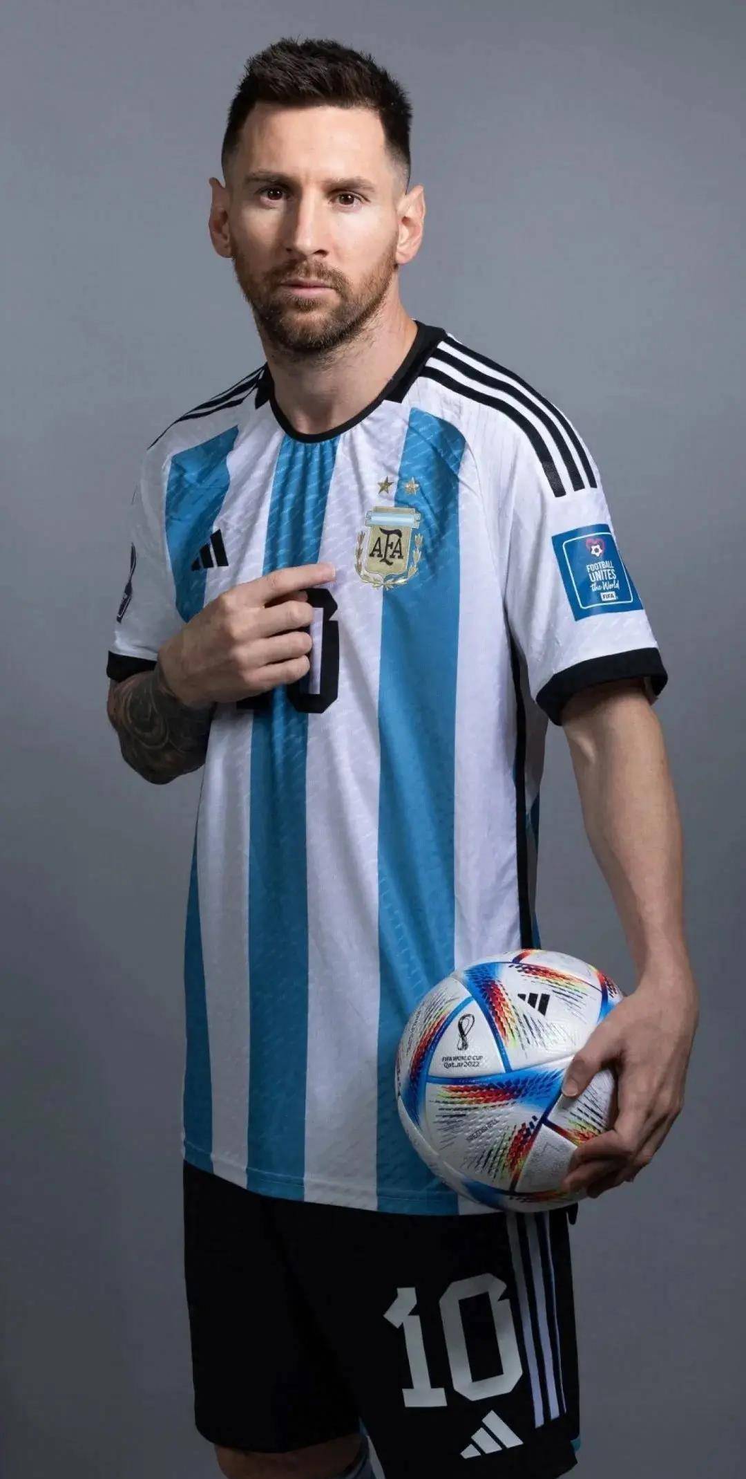 天生要强!库里姚明梦幻同框,1米88傻库在2米26姚主席面前大秀肌肉