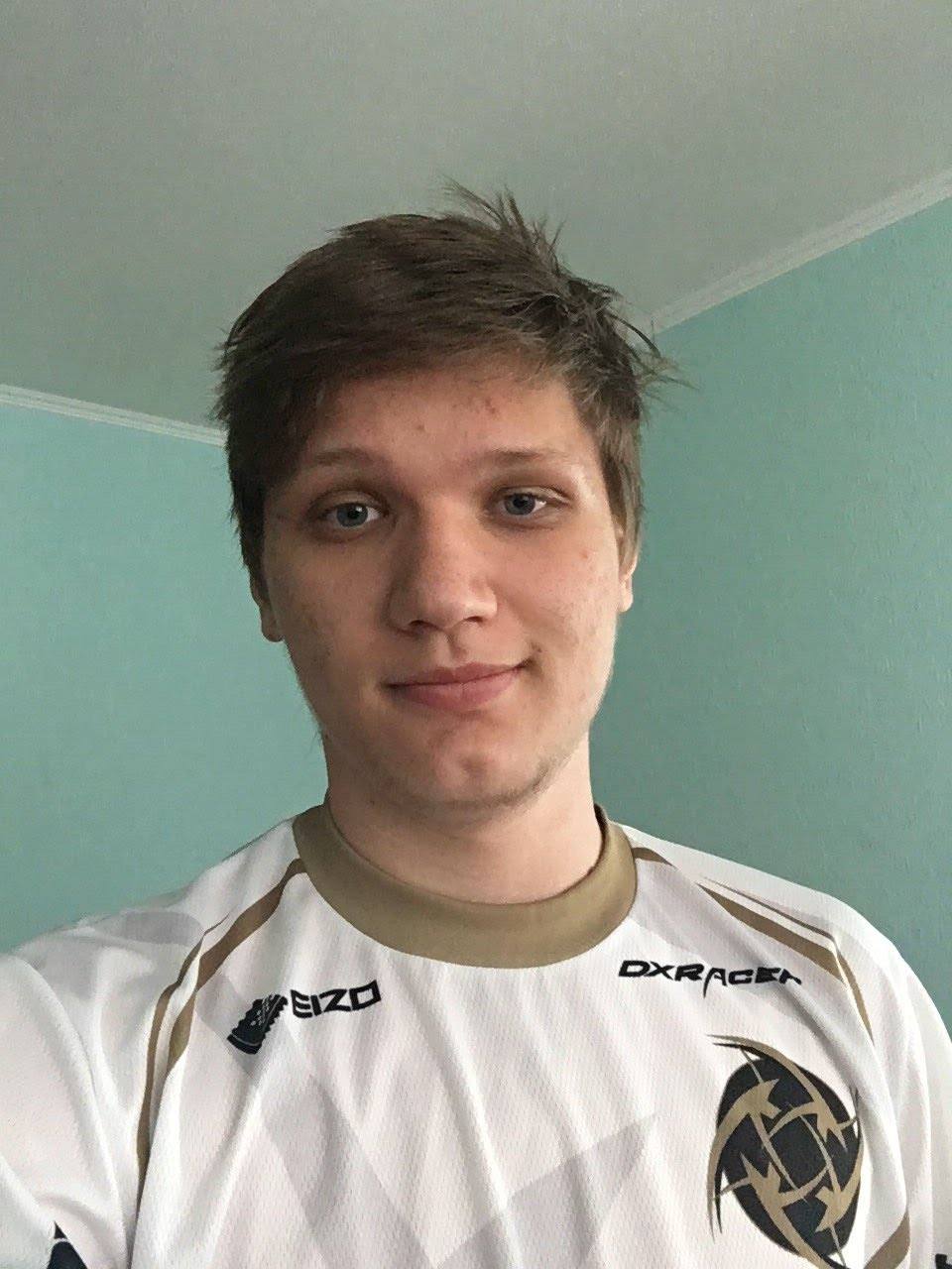 一位外站更 一位外站更